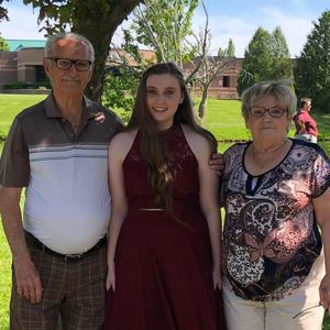 Meet your Posher, Laura